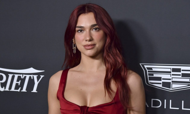 Nτούα Λίπα: Χώρισε και δημοσίευσε...τον αριθμό του τηλεφώνου της - «Στείλε μου μήνυμα»