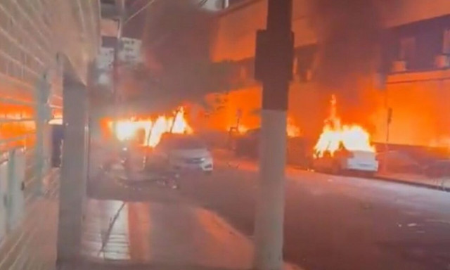 Βραζιλιά: Χάος μετά τον υποβιβασμό της Σάντος - Κλάματα, φωτιές, φέρετρα κι άγρια επεισόδια (βίντεο)