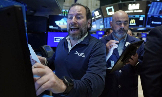 Άνοδος στη Wall Street με οδηγό τον Nasdaq