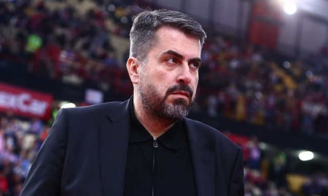 Πένθος στον Ολυμπιακό: Πέθανε ο πατέρας του Χρήστου Μπαφέ πριν τον αγώνα με την Μπάγερν