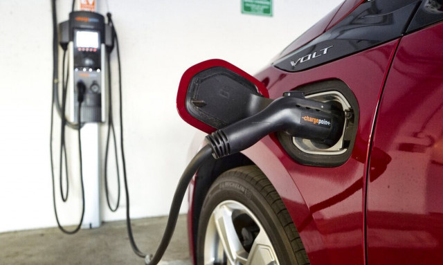 Προβλήματα στην κατασκευή μπαταριών για τους Ευρωπαίους κατασκευαστές αυτοκινήτων