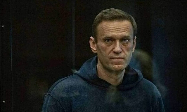 Αλεξέι Ναβάλνι: Λιποθύμησε στη φυλακή – «Η ζωή του βρίσκεται σε μεγάλο κίνδυνο»