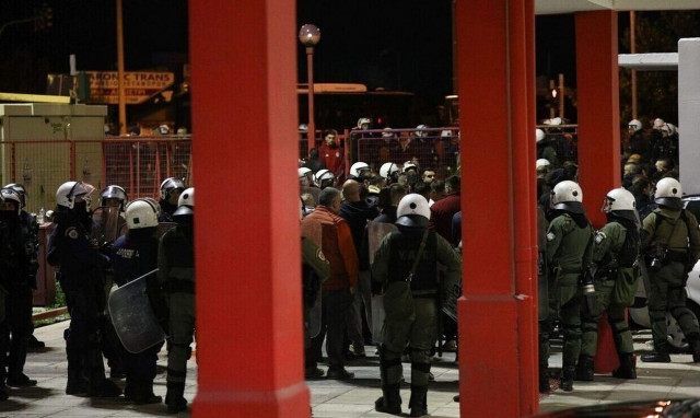 Ρέντη: Οι συγκλονιστικές στιγμές της επίθεσης στον αστυνομικό - «Τον σώσαμε υπό συνθήκες πολέμου»