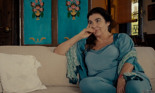 Η Γη της Ελιάς - Spoiler: Η Θεοδώρα ανακοινώνει στη Μαργαρίτα και τον Παρασκευά ότι είναι έγκυος