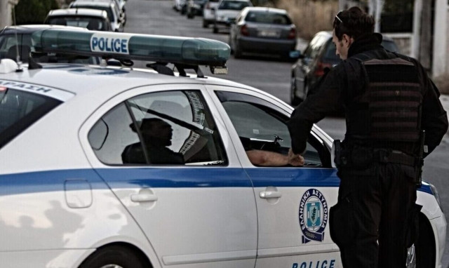 Αλμυρός Βόλου: «Μαϊμού» αστυνομικός εξαπάτησε ηλικιωμένη και της πήρε 20.000 ευρώ