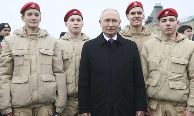 Πόλεμος στην Ουκρανία - Πούτιν: «Ηλίθιοι και νεοφασίστες» οι Ουκρανοί ηγέτες