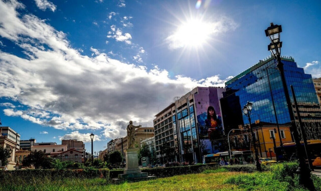 Σάκης Αρναούτογλου: Ανοιξιάτικο το σκηνικό με άνοδο της θερμοκρασίας και βροχές μέχρι την Πέμπτη