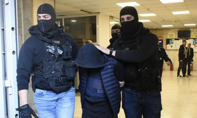 Ρέντη: Προθεσμία να απολογηθεί στον 18χρονο που τραυμάτισε τον αστυνομικό