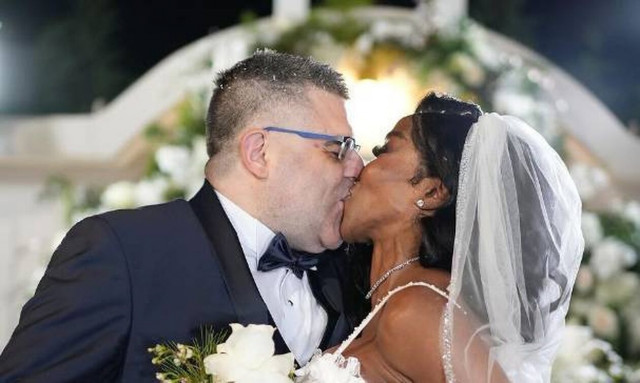 Ελίζαμπεθ Ελέτσι: Αποκαλύπτει τι έκανε την πρώτη νύχτα του γάμου