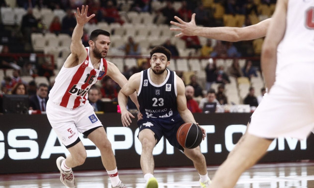 Αθλητικές μεταδόσεις: Πού θα δείτε το Καρδίτσα - Ολυμπιακός και το ντέρμπι Εφές - Φενέρμπαχτσε