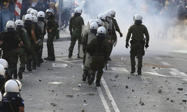 Η βία γεννιέται μέσα στο σπίτι, όχι στα γήπεδα