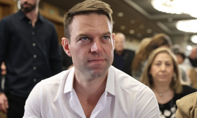 Στην «αδιαμεσολάβητη επαφή με τους πολίτες» επιστρέφει ο Κασσελάκης