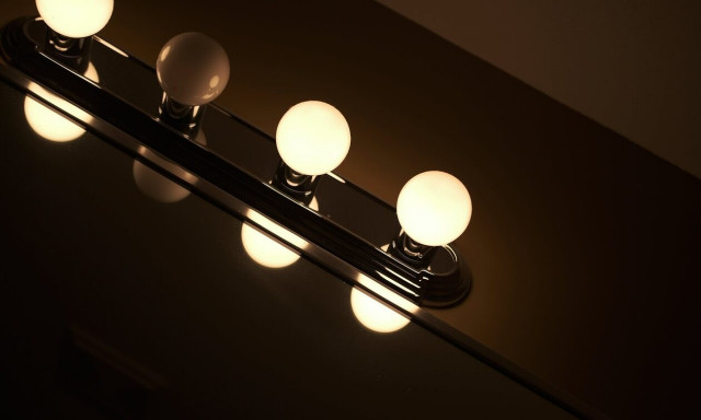 Εξίσωση για... δυνατούς λύτες τα νέα χρωματιστά τιμολόγια ρεύματος - Σε αδιέξοδο οι καταναλωτές