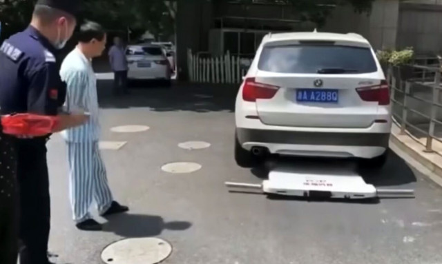 Ρομπότ θα μετακινούν τα παράνομα παρκαρισμένα αυτοκίνητα