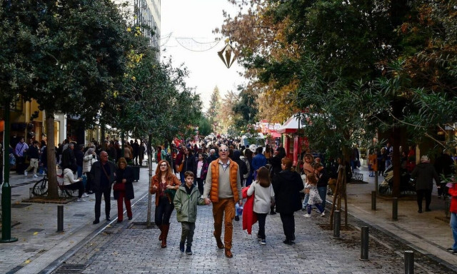 Πρεμιέρα για το εορταστικό ωράριο λειτουργίας των καταστημάτων