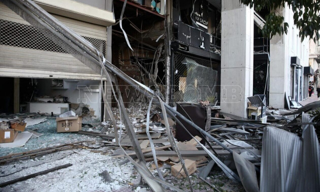 Πειραιάς: Με μεγάλη ποσότητα εκρηκτικών η βόμβα - Έρευνες της ΕΛΑΣ για τον στόχο