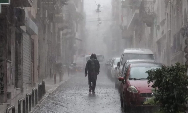 Καιρός: Άνοιξη τέλος! Έρχεται τσουχτερό κρύο - Κάνει «βουτιά» ο υδράργυρος τις επόμενες ώρες