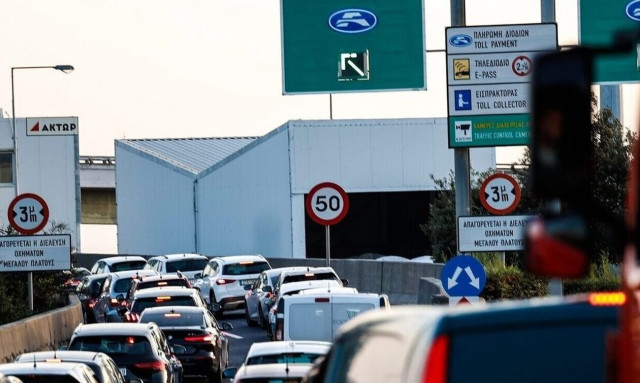 Κίνηση στους δρόμους: Μεγάλες καθυστερήσεις σε Αττική Οδό και Κηφισό