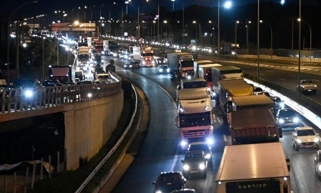 Κίνηση τώρα: «Κόλαση» Κηφισός και Αττική Οδός - Ποιοι δρόμοι είναι στο «κόκκινο»