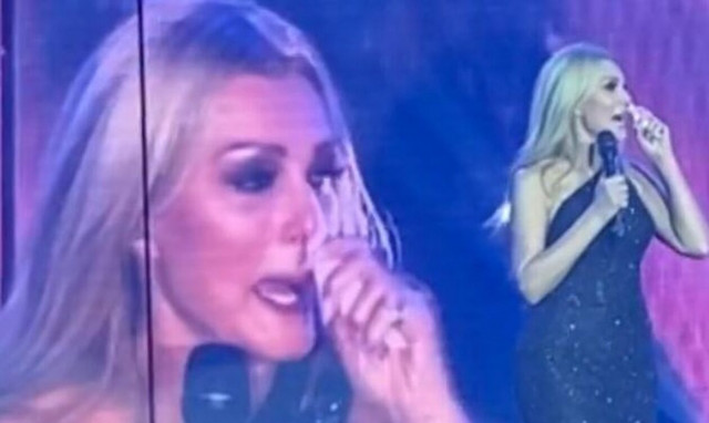 Νατάσα Θεοδωρίδου: Ξέσπασε σε δάκρυα πάνω στη σκηνή - «Τραγουδήστε εσείς», είπε στο κοινό