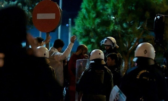 Ρέντη: Πώς η ΕΛΑΣ έφθασε στον αδερφό του 18χρονου - Ο ρόλος του πατέρα και τα κενά για τη φωτοβολίδα