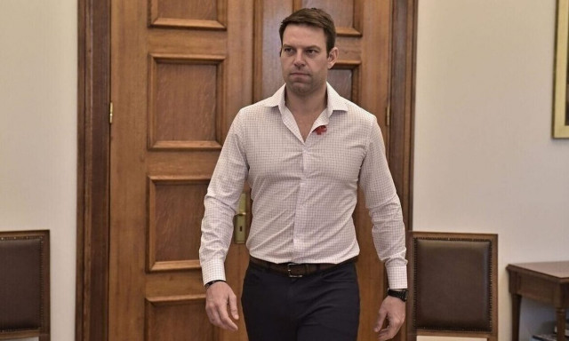 «Πονοκέφαλο» στην Κουμουνδούρου προκαλεί ο «αταξικός» Κασσελάκης