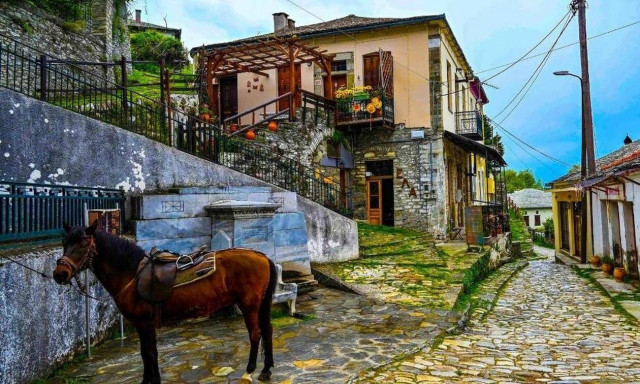 Άγιος Λαυρέντιος: Ένα πραγματικό διαμάντι με εκπληκτική θέα και απίστευτη φυσική ομορφιά