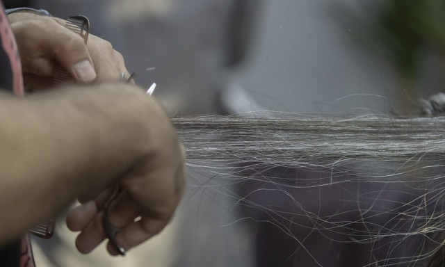 Βριλήσσια: Προθεσμία πήρε ο «ματάκιας» κομμωτής – «Αιχμές» και για τη δράση της συζύγου του