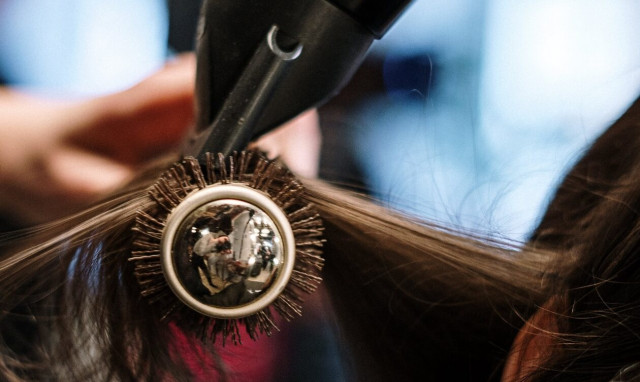 Βριλήσσια: O δικηγόρος των θυμάτων του κομμωτή αφήνει αιχμές για τη στάση της γυναίκας του κομμωτή