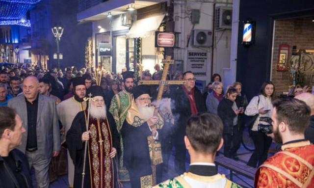 Ο Βόλος υποδέχθηκε τον Σταυρό του Μεγάλου Κωνσταντίνου (vid)