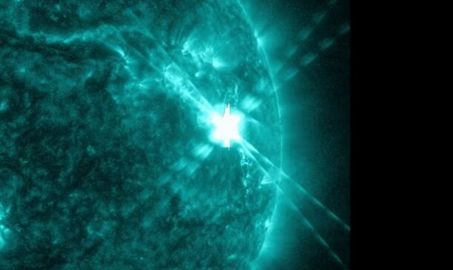 Ηλιακή έκλαμψη υψηλής έντασης χτύπησε τη Γη! - Επηρεάστηκαν οι ραδιοεπικοινωνίες, δείτε εικόνες