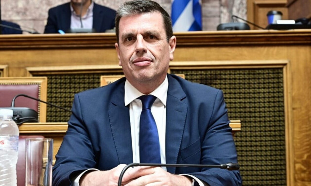 Καιρίδης για την τροπολογία εργασίας παράτυπων μεταναστών: «Ενισχύουμε την αγορά εργασίας»