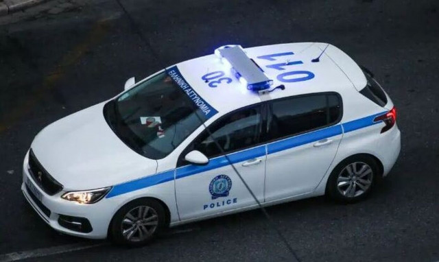 Γκύζη: Ληστεία με όπλα και βαριοπούλες σε κοσμηματοπωλείο