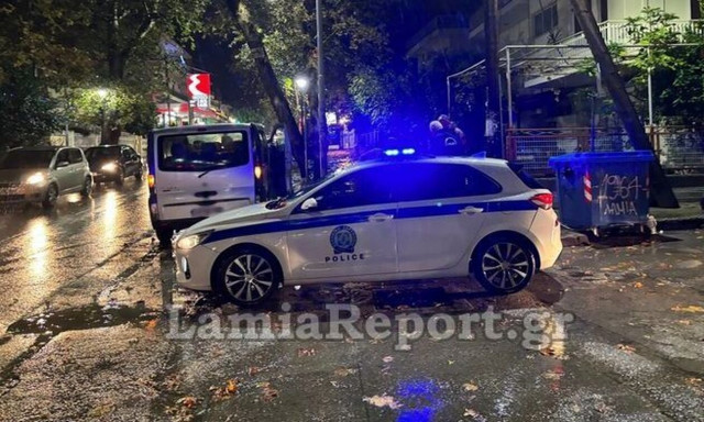 Λαμία: Σοβαρό τροχαίο με ντελιβερά στα Γαλανέικα - Τον έσωσε το κράνος