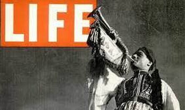 Σαν σήμερα το 1940: Εξώφυλλο στο LIFE ένας τσολιάς