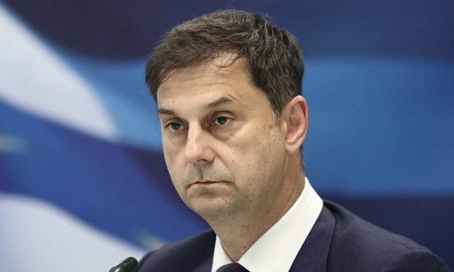 Θεοχάρης: «Η τροπολογία για τους μετανάστες δίνει λύση στο πρόβλημα με τις κενές θέσεις εργασίας»