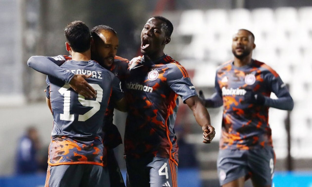 LIVE, Super League: «Γκέλα» της ΑΕΚ στο Αγρίνιο, δύσκολο «διπλό» ο Ολυμπιακός στις Σέρρες