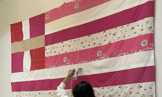 Οργή Γεραπετρίτη για την ροζ ελληνική σημαία - «Το Προξενείο δεν είναι γκαλερί»