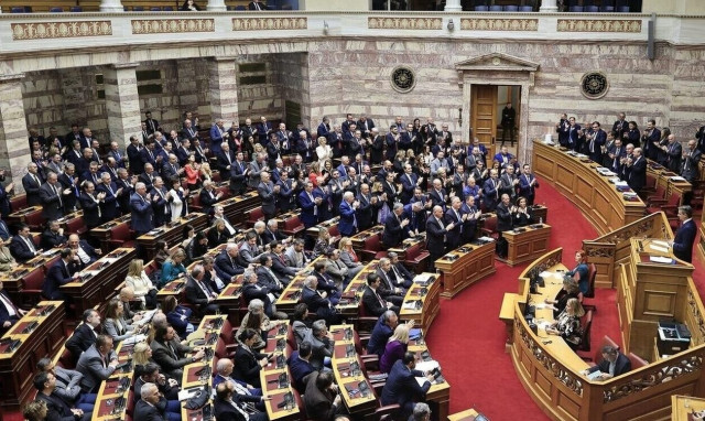 Έξι βουλευτές της Νέας Δημοκρατίας διαφώνησαν αλλά ψήφισαν «ναι» λόγω κομματικής πειθαρχίας
