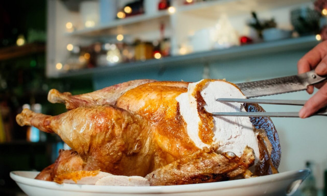 Ακρίβεια: «Χρυσή» θα πληρώσουμε την ελληνική γαλοπούλα - Πώς μπορούμε να αγοράσουμε φθηνότερα