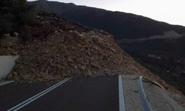 Ήπειρος: Μεγάλη κατολίσθηση στον ολοκαίνουριο δρόμο Τέροβο-  Πηγάδια