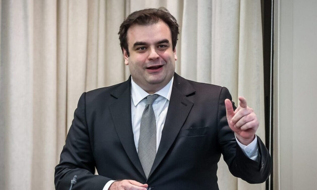 Πιερρακάκης: «Αντί να πάνε στη Βουλγαρία και την Κύπρο οι νέοι θα μείνουν εδώ»