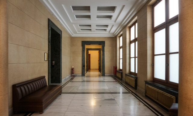 Γραφείο Προϋπολογισμού: Διατηρεί την δυναμική της η ελληνική οικονομία παρά τα σημάδια στασιμότητας