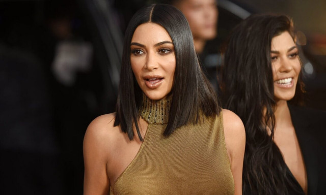 Kιμ Καρντάσιαν: Τα... ξωτικά γέμισαν τη μπανιέρα της με σοκολάτα για τα Χριστούγεννα