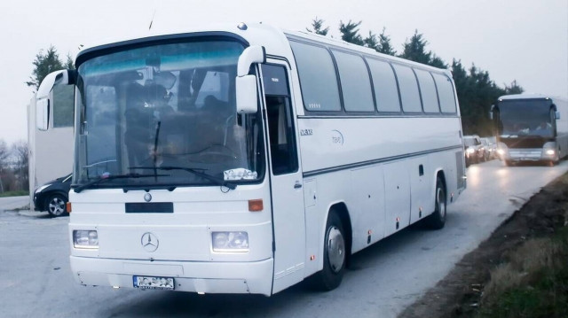 Βόλος: Ταλαιπωρία για τους επιβάτες λεωφορείου -  Έπεσε σε χαντάκι μάλλον από λάθος του GPS