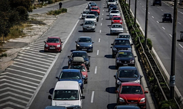 Κίνηση: Κορυφώνεται η έξοδος των Χριστουγέννων