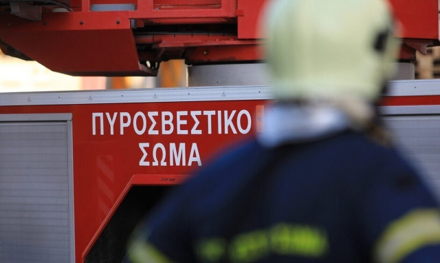 Όχημα τυλίχθηκε στις φλόγες στην Αττική Οδό στο ρεύμα προς Αεροδρόμιο - Καθυστερήσεις έως 10 λεπτά