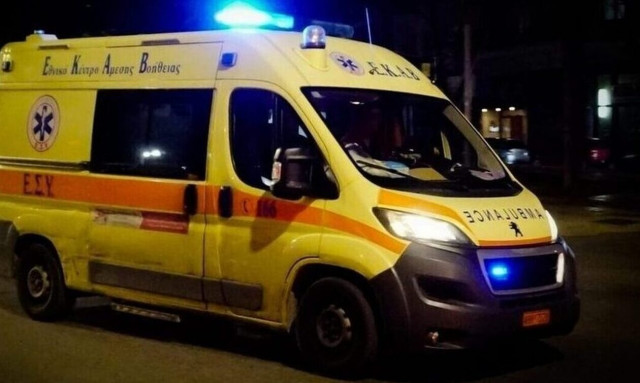 Εύβοια: Άνδρας έπεσε από μπαλκόνι στη Νέα Αρτάκη - Εντοπίστηκε σε κωματώδη κατάσταση