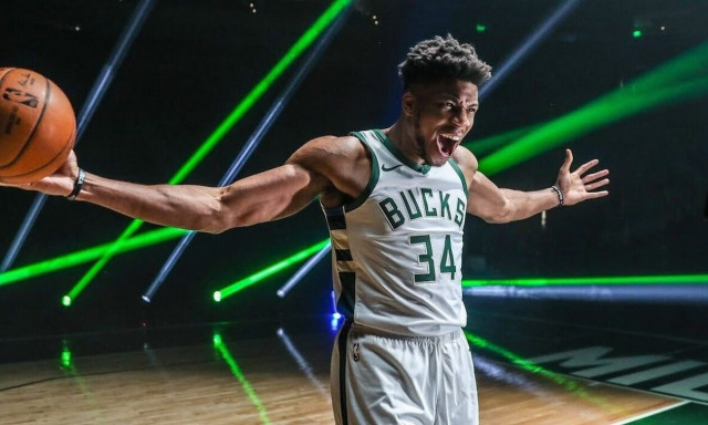 Γιάννης Αντετοκούνμπο: «Για τα Χριστούγεννα θα ήθελα υγεία, χαρά και... λίγα μελομακάρονα»