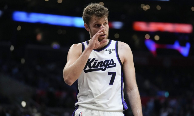 NBA: Ο Βεζένκοφ έπαιξε ξανά με το… σταγονόμετρο στην ήττα των Κινγκς